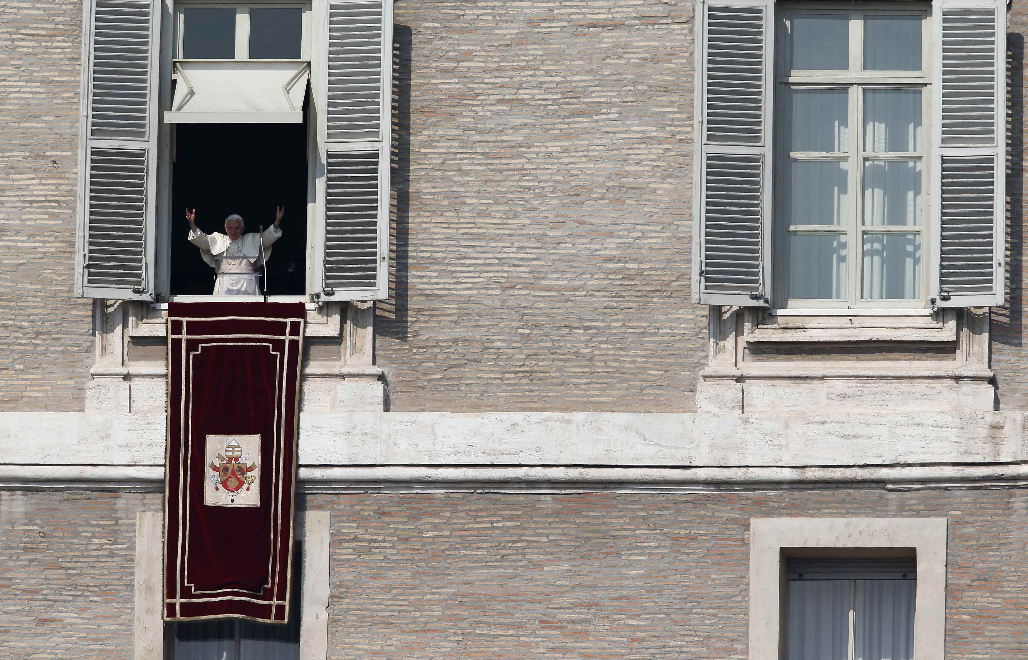 Afirman que el Papa renunció por una red de sexo y corrupción en la Santa Sede