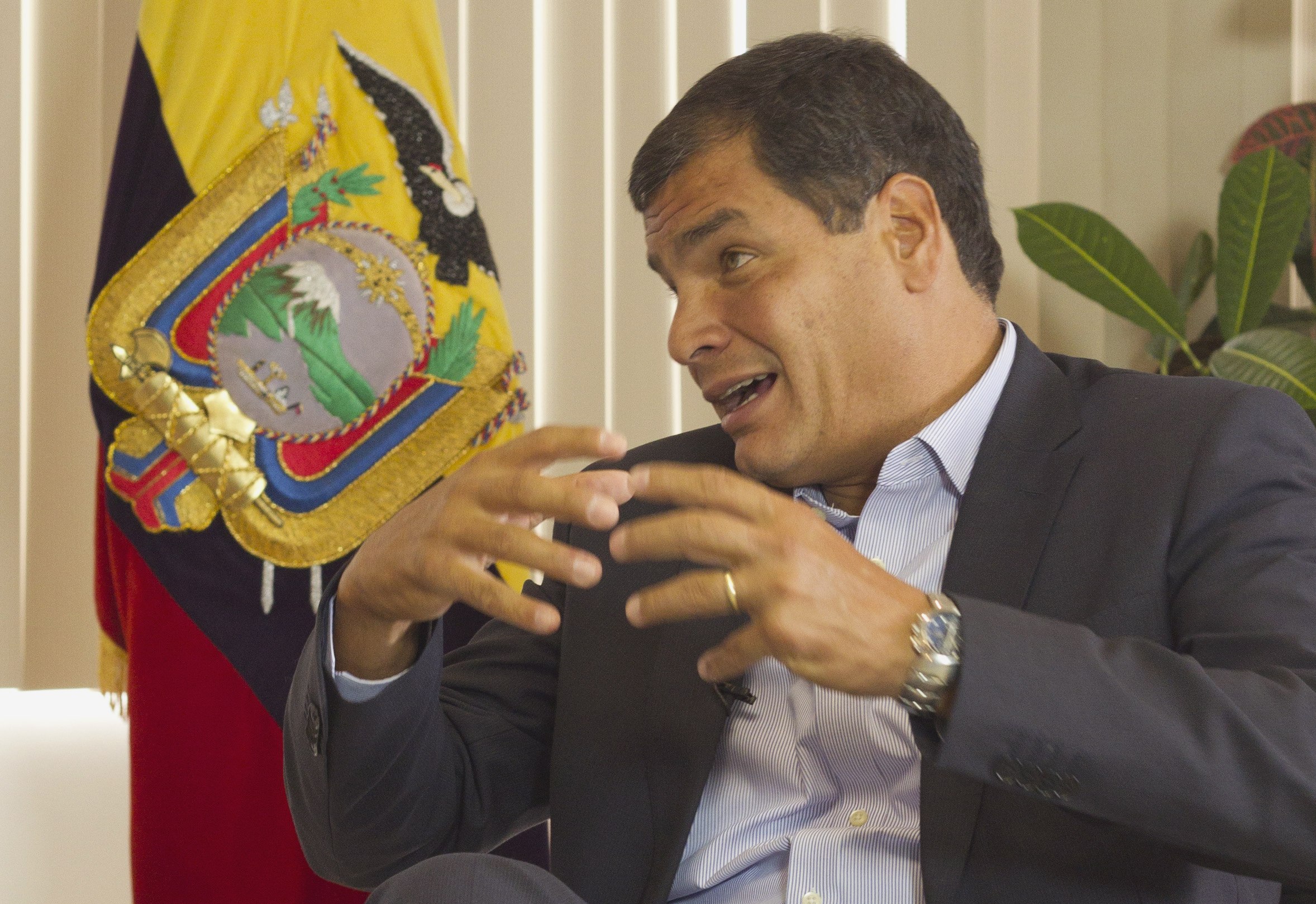 Correa no estará en el traslado de la urna de Chávez, pues no está en su agenda presidencial
