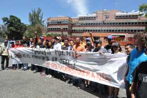 Estudiantes exigieron frente a la Armada que cese la injerencia cubana en la Fanb (Fotos)
