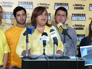 Oficialismo iniciará campaña sucia contra Primero Justicia y Capriles Radonski