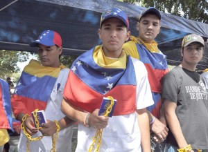 Estudiantes fijarán posición sobre regreso de Chávez
