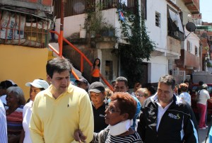 Ocariz entregó escaleras al cielo a vecinos del Barrio Unión en Petare (Fotos)