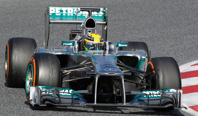 Hamilton logra la pole position en China, Alonso saldrá tercero