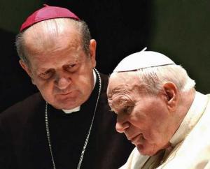 Denuncia contra un cardenal cercano a Juan Pablo II por encubrir casos de pedofilia