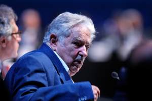 Pepe Mujica reivindica “acuerdos mundiales” que defiendan la vida