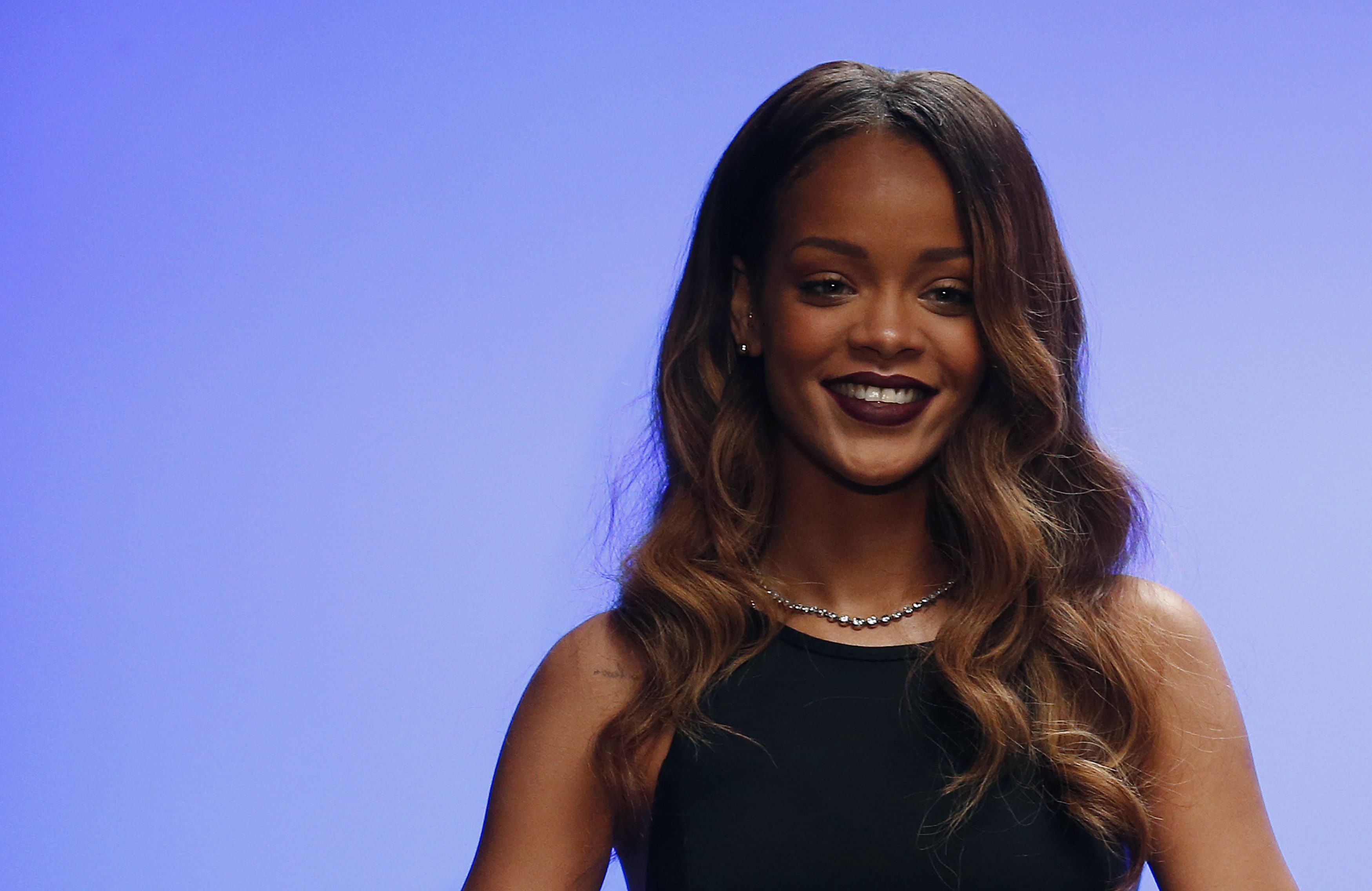 Rihanna debuta como diseñadora