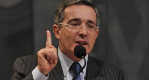 Uribe se lanzará al senado de Colombia “si las circunstancias lo exigen”