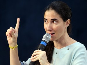 Yoani Sánchez compara al régimen cubano con una casa que se desmorona