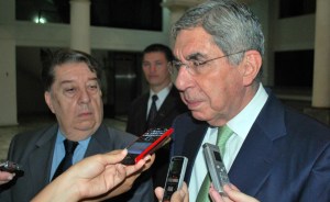 Oscar Arias ve contradictorio que Cuba presida Celac y Paraguay fuera sancionado