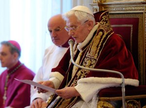 La renuncia del Papa no es para “eludir responsabilidades”, dice el Vaticano