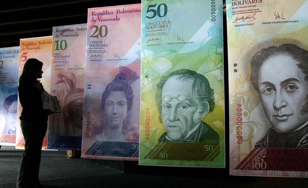 Incertidumbre por la devaluación del bolívar