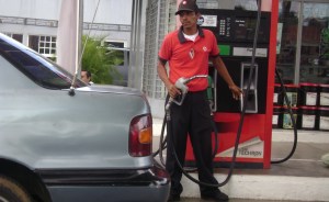 Polémica y preocupación en Nicaragua por alza en precios de los combustibles