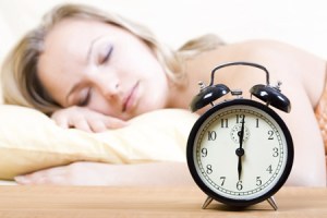 El insomnio provoca hambre y preferencia por la comida poco sana