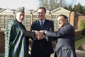 Afganistán y Pakistán comprometidos a alcanzar acuerdo de paz en 6 meses