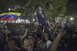 El presidente dominicano asistirá al funeral de Chávez y decreta duelo oficial