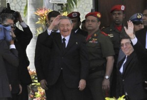 Raúl Castro confía en el éxito de Maduro para continuar “gran obra” de Chávez