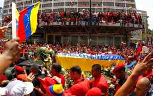 Féretro de Chávez recorrió el centro de Caracas durante casi siete horas (FOTOS)