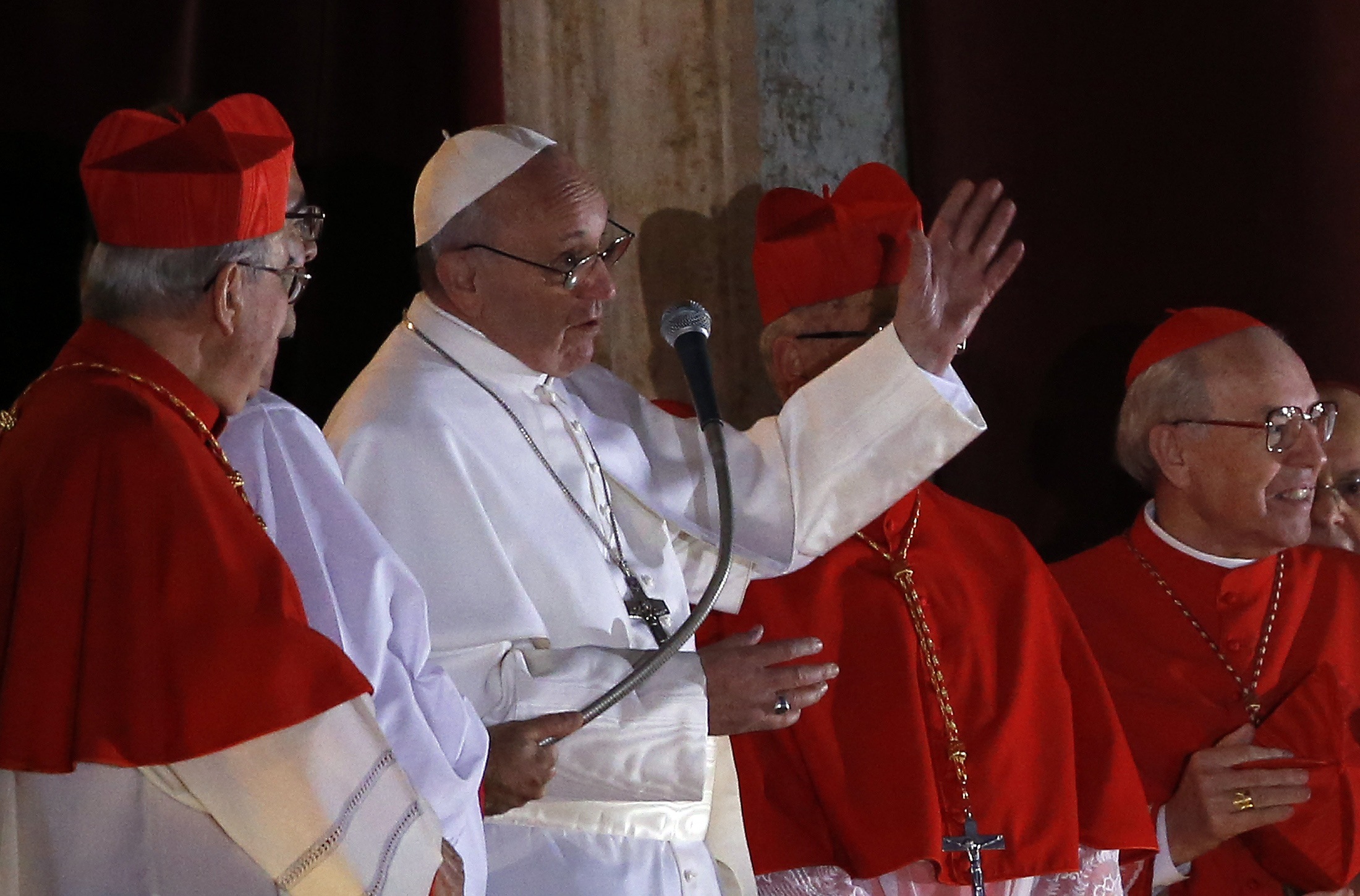 Bloque oficialista argentino dio más importancia a Chávez que al Papa