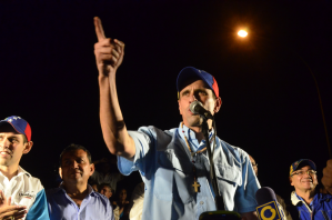 Capriles dice que la actual elección le recuerda al plebiscito a Pinochet