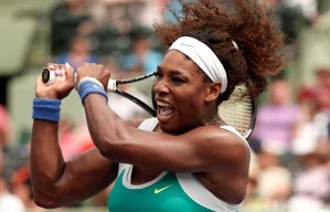 Serena a semifinales de Miami al vencer a la china Li Na