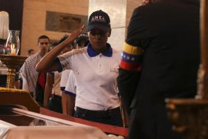 Chávez ya debería estar embalsamado, dice especialista