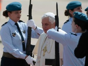 Benedicto XVI se trasladará presumiblemente el 2 de mayo al Vaticano