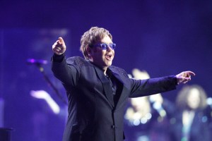 ¡Atención fanáticos! Elton John reúne a su banda para sacar un nuevo álbum