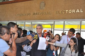 Alfonso Marquina exige la anulación de la candidatura presidencial de Maduro