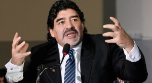 Maradona reconoce legalmente en Dubai a su hijo Diego Fernando