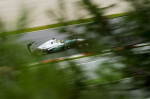 Rosberg el más veloz, Alonso segundo y Maldonado sexto