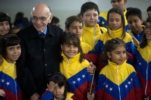 El Sistema Nacional de Orquesta firmó un convenio musical y educativo con el Grupo Madera