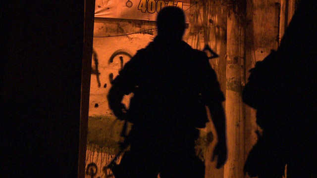 Policías de Río recuperan favela (Video)