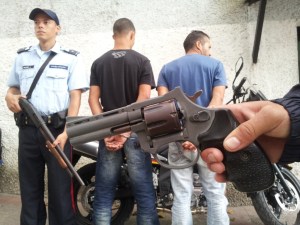 Policía de Miranda detuvo a motorizados armados