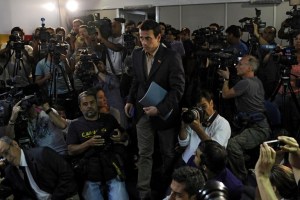 Capriles se encamina a la segunda batalla por la silla presidencial