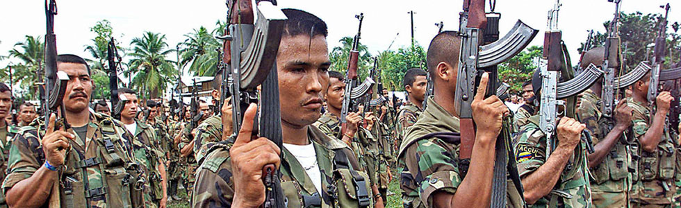 Un soldado muerto y tres heridos en combate con guerrilla en Colombia