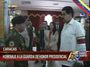 Maduro entrega réplica de la espada de Bolívar a Guardia de Honor Presidencial