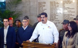Jaua afirma que Maduro asumirá el poder