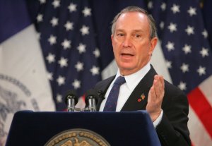 Michael Bloomberg presenta documentos allanando la vía a su candidatura a la Casa Blanca