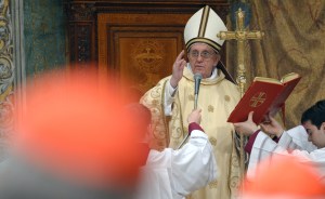 Papa Francisco celebra el primer Viernes Santo de su pontificado