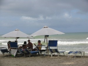 En Semana Santa habrá regulación de sillas y toldos en las playas de Margarita