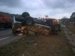 Accidente en la autopista Valencia-Puerto Cabello dejó dos fallecidos (Fotos)