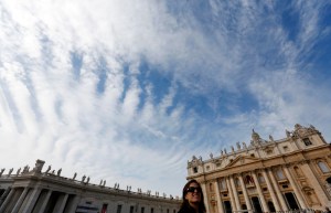 Vaticano desmiente documento que apruebe la comunión para divorciados