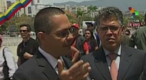 Villegas: No todos van a poder ver a Chávez (Video)