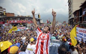 Semblanza: Capriles, un joven pero experimentado gobernador que electriza a la oposición