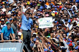 Capriles: Espero que “mentira fresca” respete los resultados del 14A (Fotos)