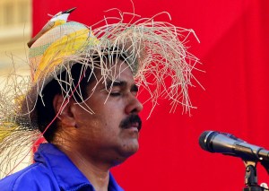 Maduro con el pajarito en la cabeza (Fotos)
