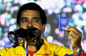Crisis, políticas erráticas, medidas polémicas: la popularidad de Maduro se tambalea