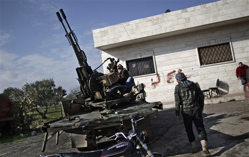 Tropas sirias combaten a rebeldes fuera de Damasco