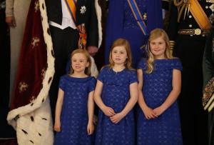Reina y princesas de Holanda, tres generaciones vestidas de azul (Fotos)