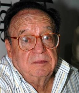 Hackean cuenta de Twitter de Chespirito